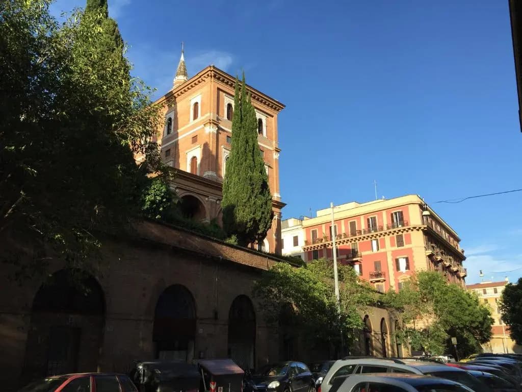 Colosseum Apartments - photo 2