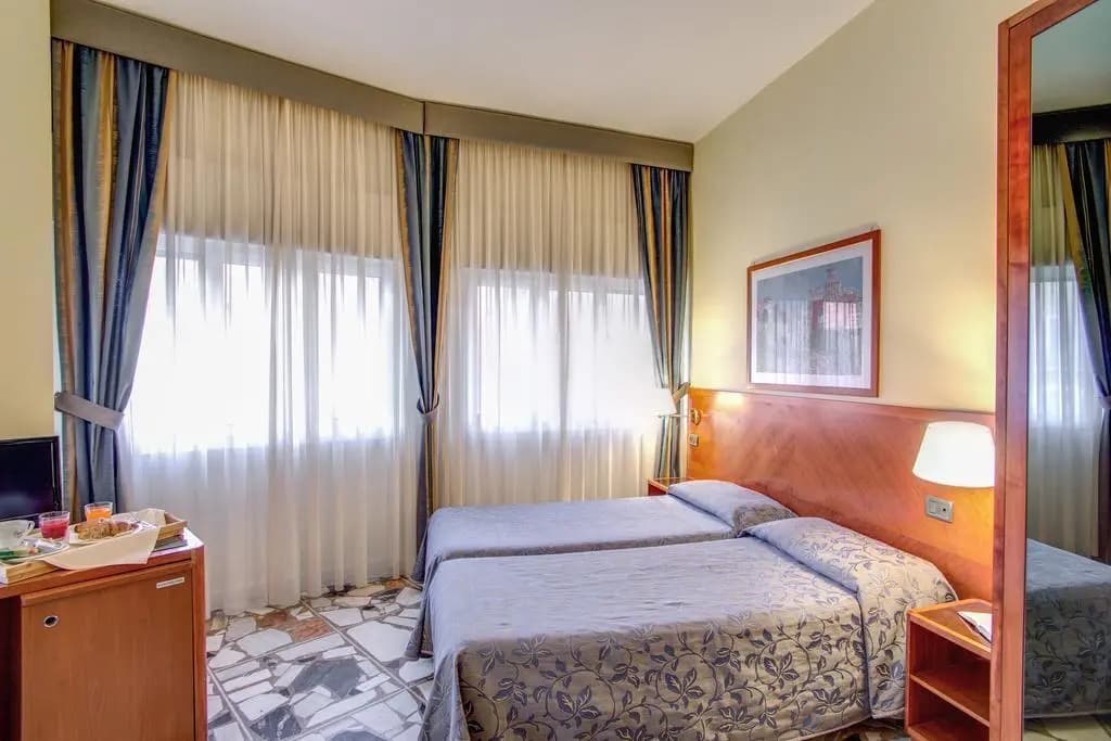 Giotto Hotel - photo 3