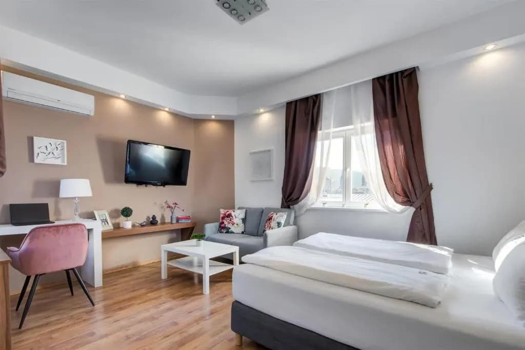 d.Five Premium Studio Szervita Square - photo 2