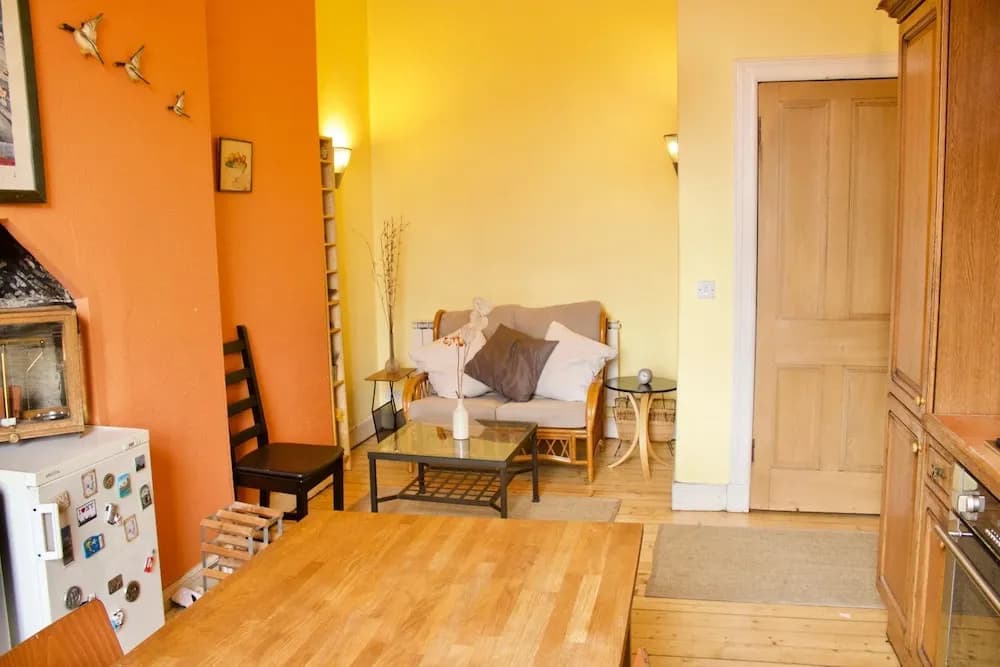 2 Bedroom Flat In Morningside - photo 10