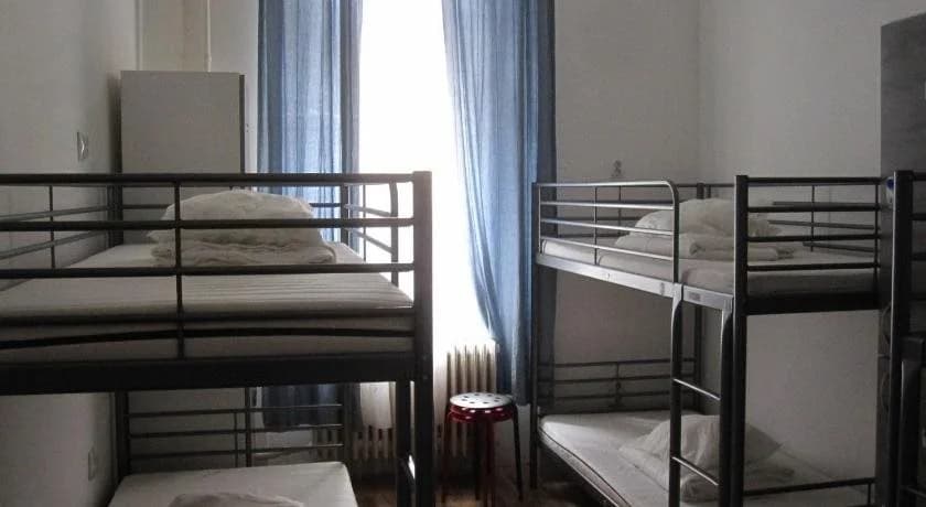 Mandarin Hostel - photo 2