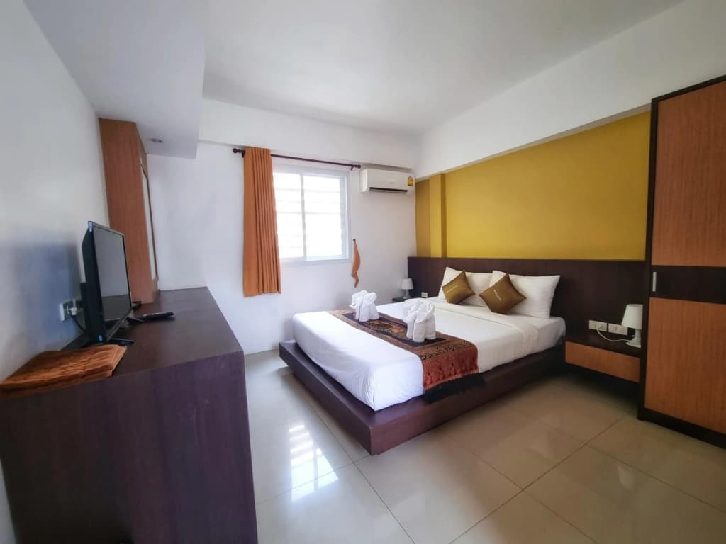 MM Hill Hotel - photo 21