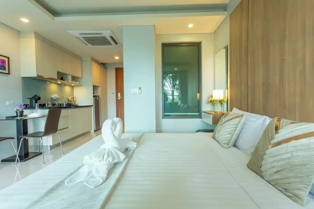 Luxury Everything Walking Distance c112 - photo 6