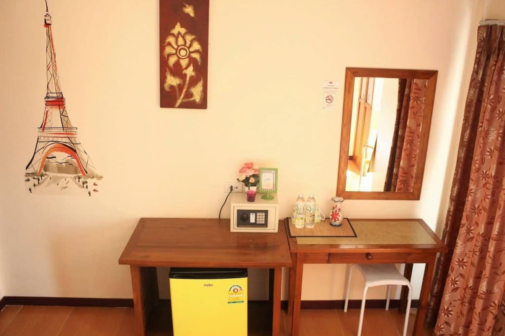 Phuket IYH Express Hostel - photo 3