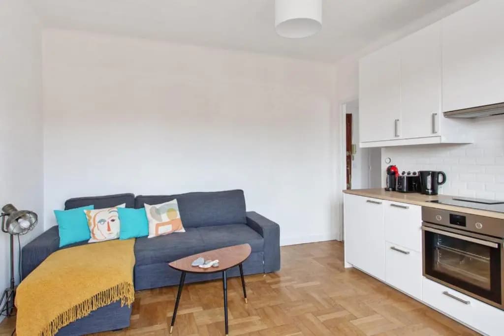 Modern and bright flat in a calm street close to Nice station - Welkeys - photo 8