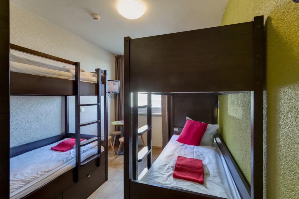 MEININGER Hotel Berlin Hauptbahnhof - photo 4