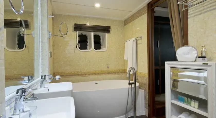 Maldives Crown - photo 4
