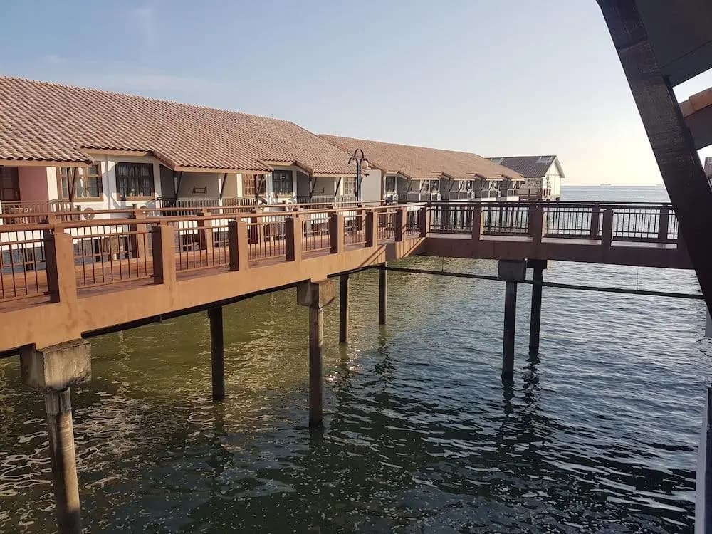 Crystal Private Water Chalet - photo 26