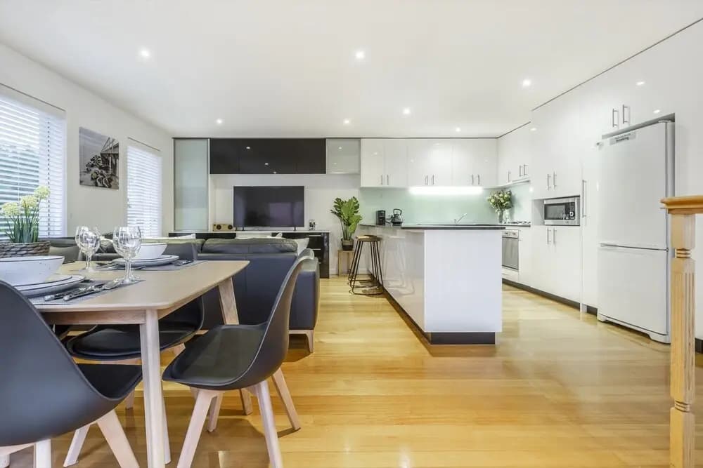 StayCentral - Port Melbourne Townhouse - photo 5