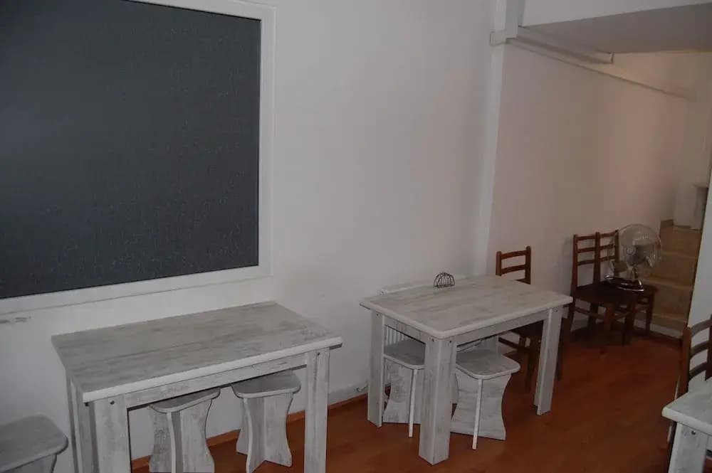 Chacha & Wine Hostel - photo 3
