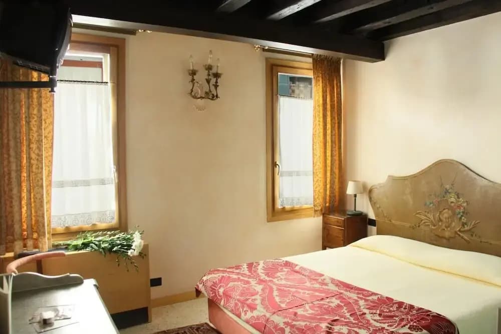 San Simeon Apartments - photo 7