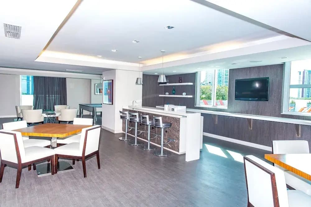 Brickell Luxe Rentals - photo 4