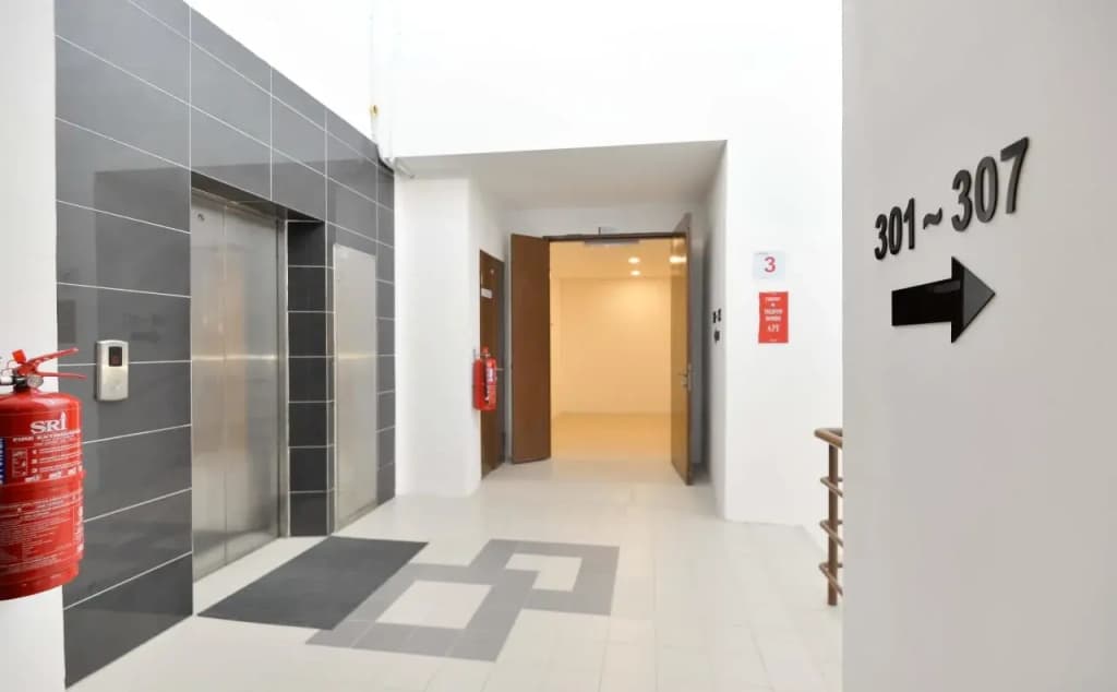 De Ideal Hotel - photo 11