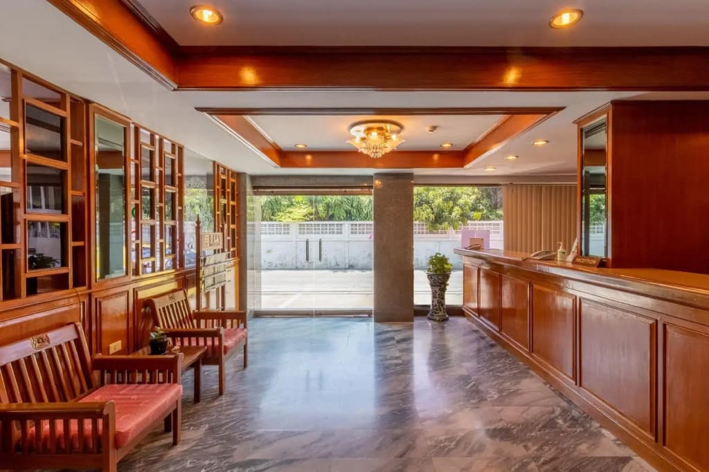 Siam Palace Hotel - photo 2