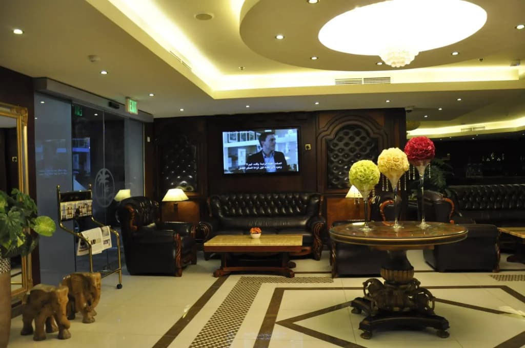Tourist Hotel - photo 2