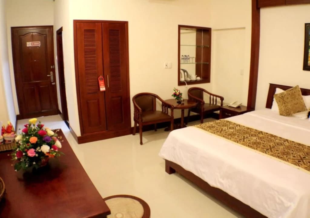 City Hotel 18 Luu Van Lang - photo 5