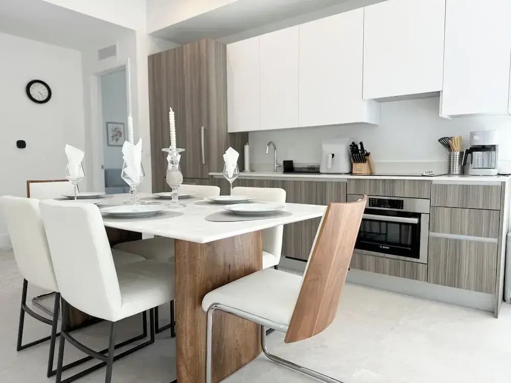 Luxury 3BR with Private Rooftop - photo 17