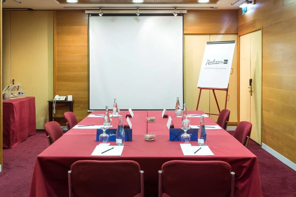 Radisson Blu Hotel - photo 12