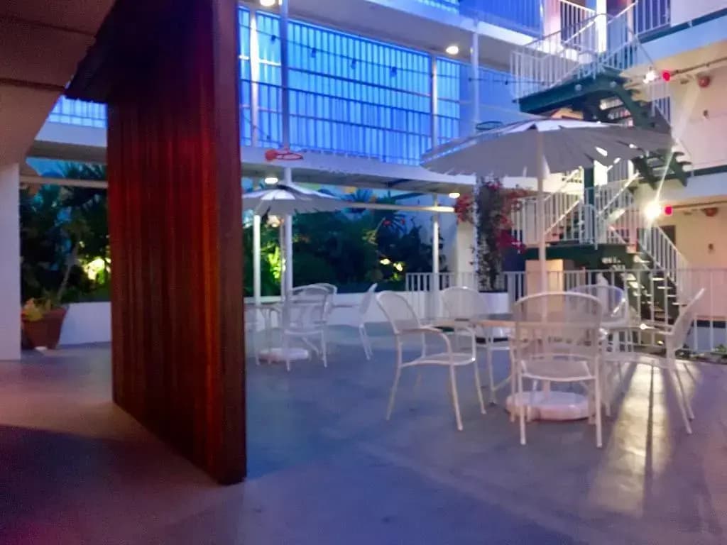 Oasis Inn - photo 16
