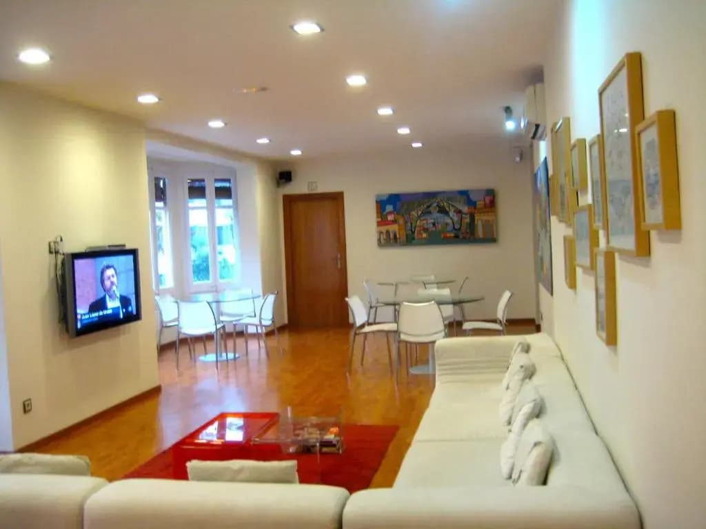 Hostal Madrazo - photo 8