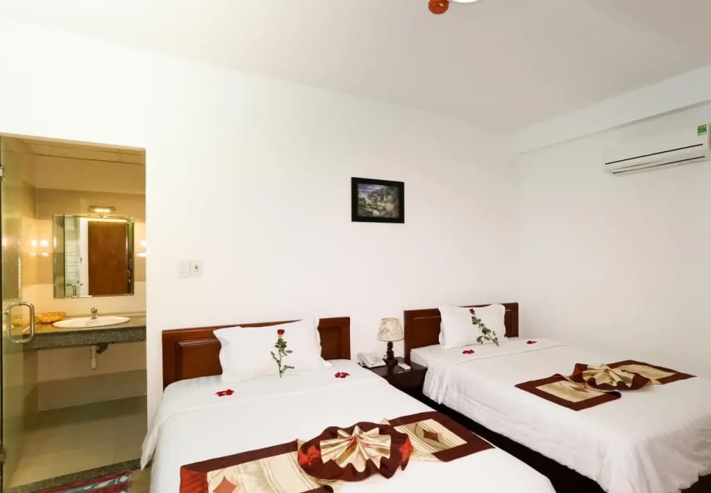 Little Gold Hotel - main photo