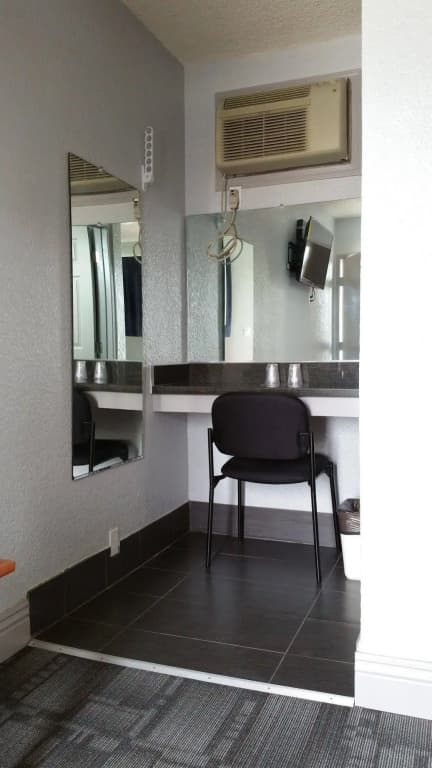 Comet Motel - photo 10