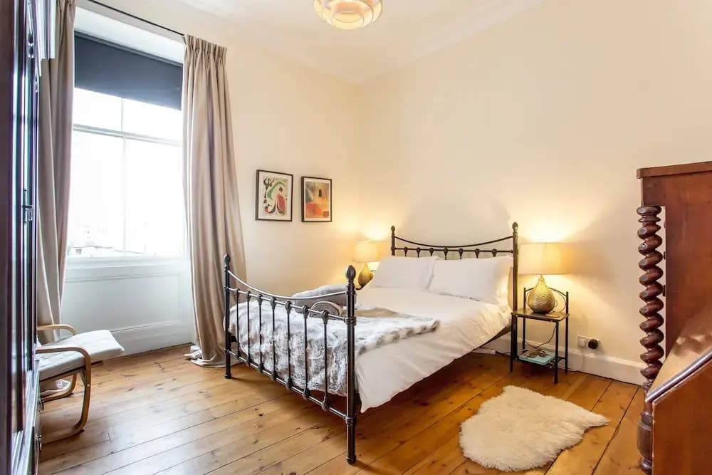 2 Bedroom Flat in Edinburgh - photo 5