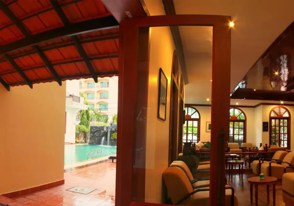 The Suite By Royal Crown Hotel - photo 18