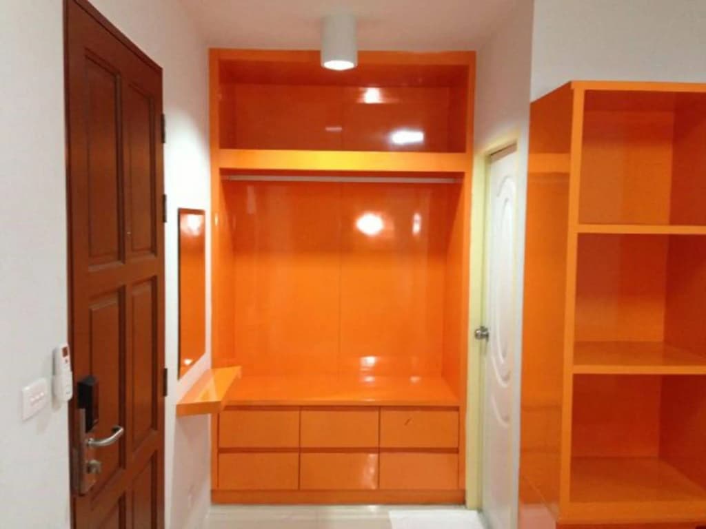 Int Place - photo 8