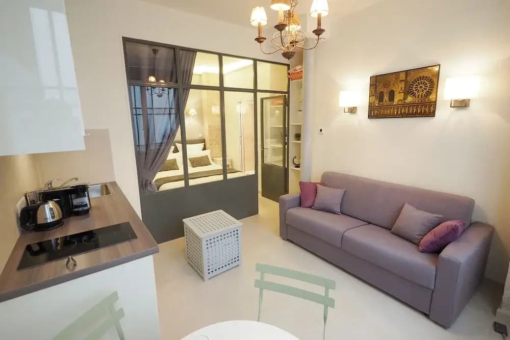 St Germain ChicSuites - photo 6