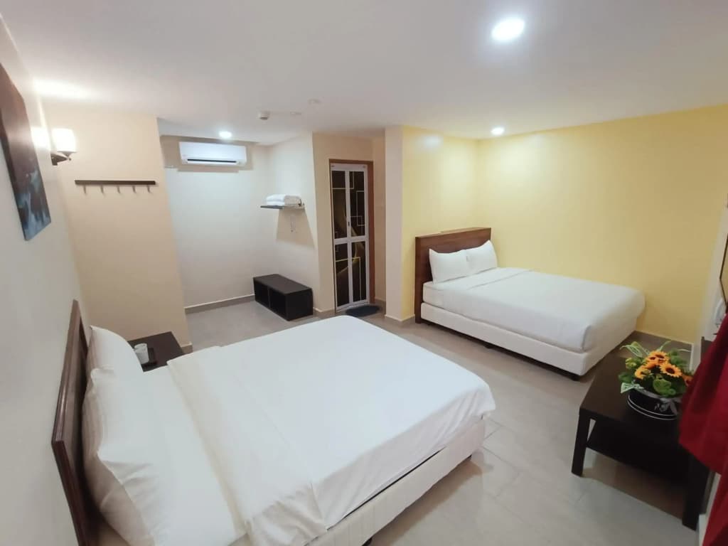 Capital O 90897 Island City Hotel - photo 4
