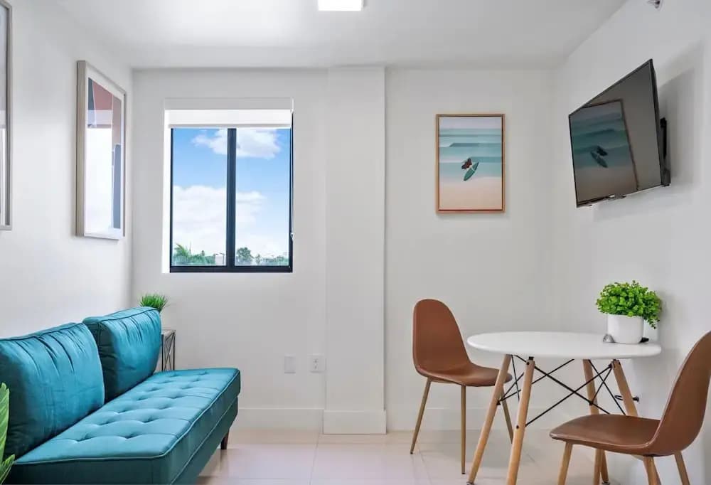 Miami Suite 304 - photo 13