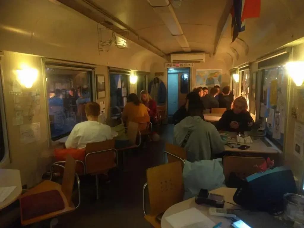 Train Lodge Amsterdam - Hostel - photo 16