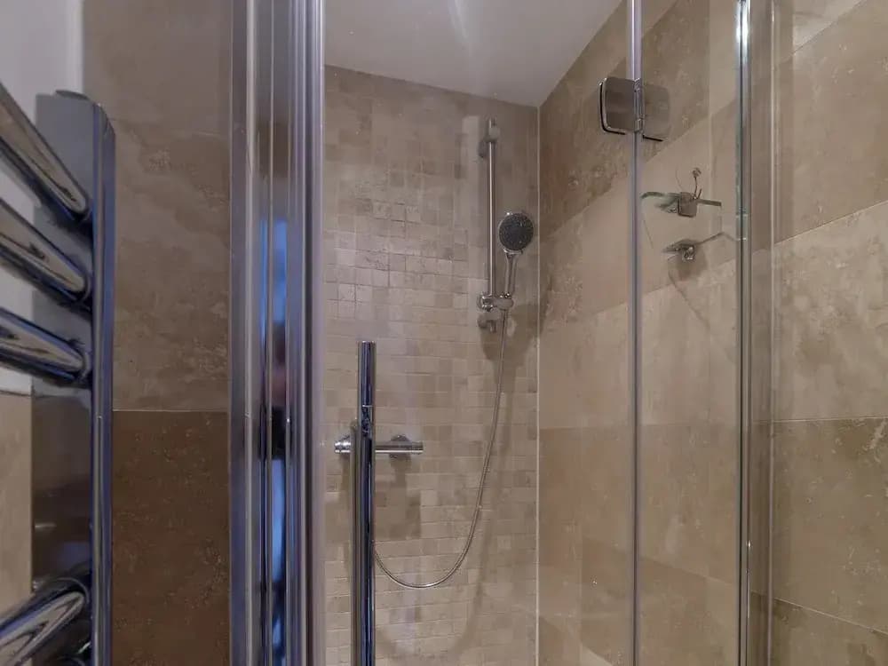 Boutique Tower Bridge Apartment - photo 17