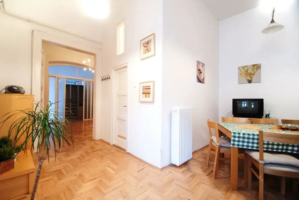 Basilica Apartment - photo 12