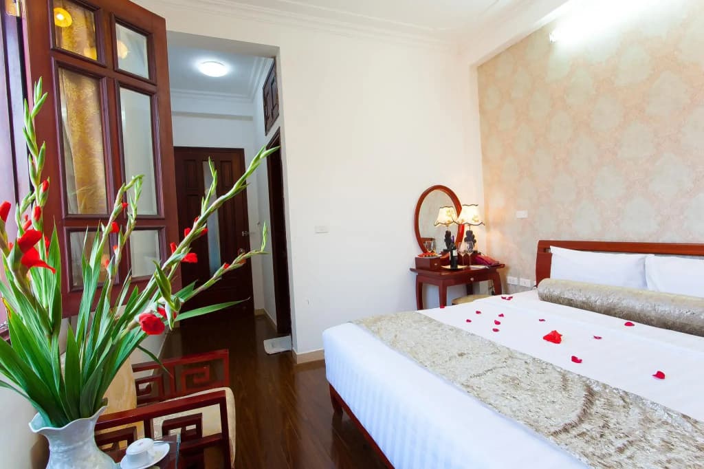 Luxury Hotel - photo 6