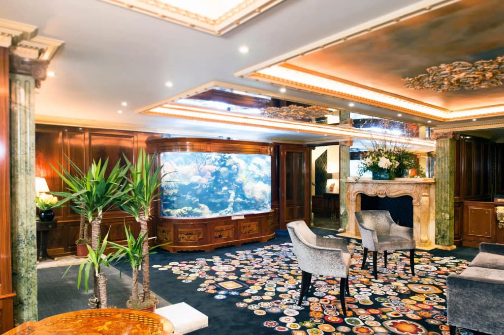 Mayfair House - photo 2