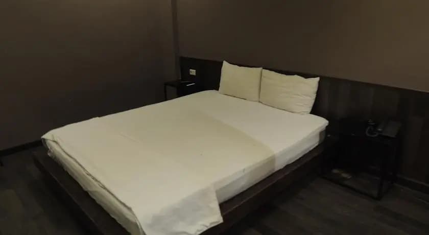 Nhat Loc Hotel - photo 4