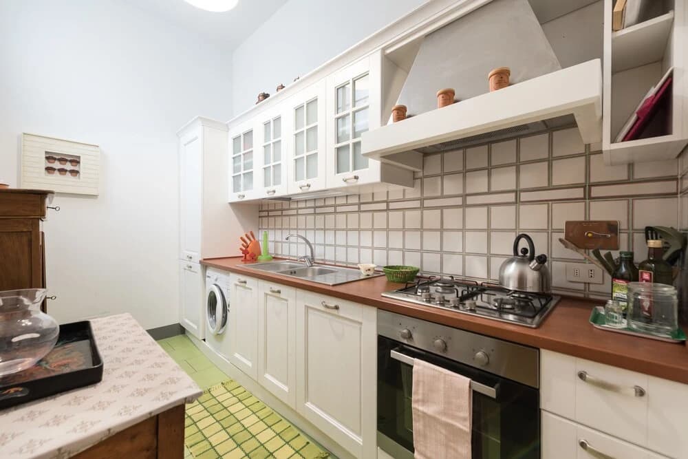 Pitti Large Apartment With Balcony - photo 17
