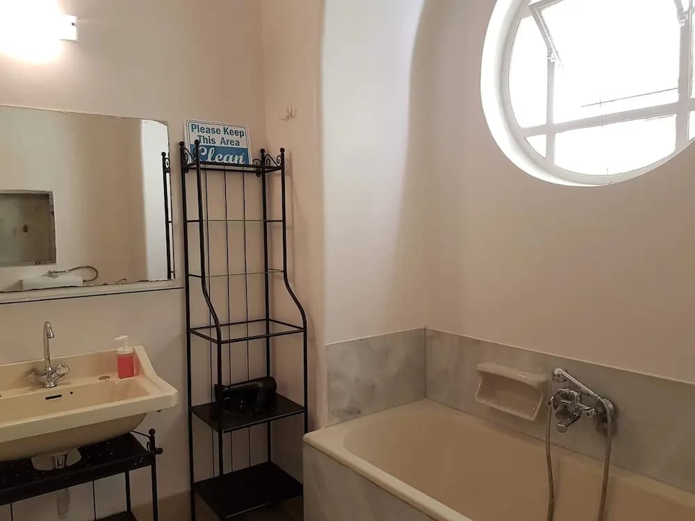 Erra - Red - Athens Center,140m²,4 BD,2 BATH - photo 6