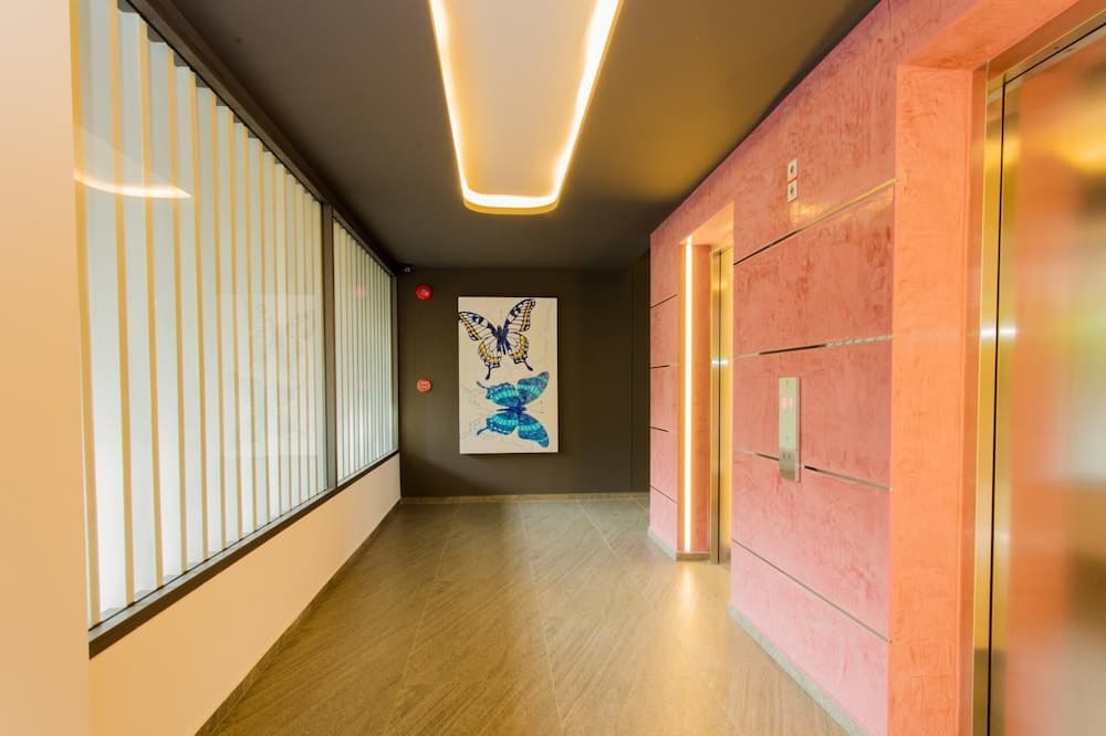 Sleek 2 Bed Apt T2-818 - photo 16