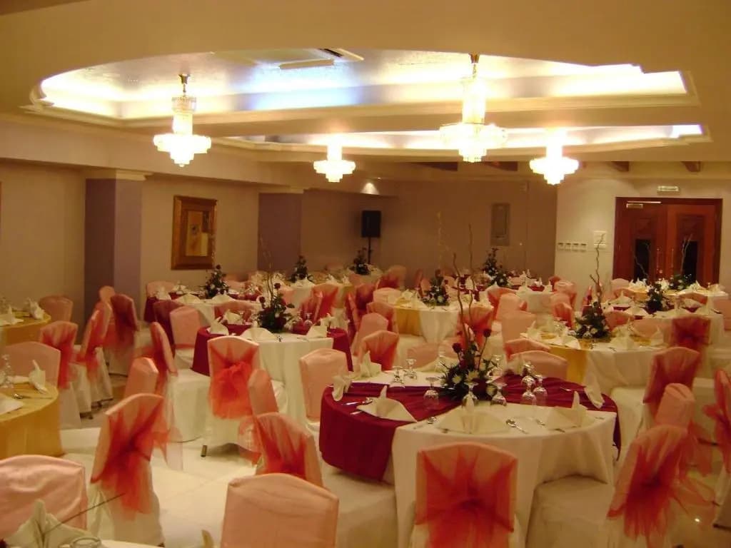Safeer Plaza Hotel Apartments - photo 16