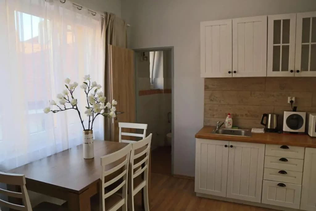 Charles Square Apartment - photo 15