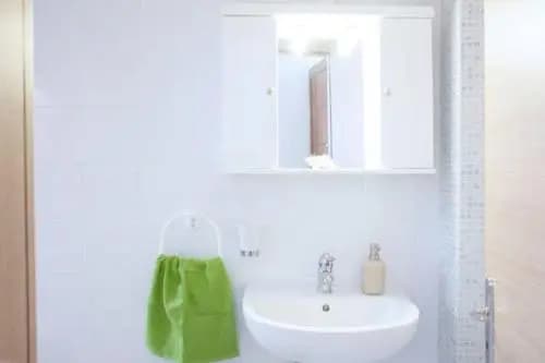 Thelma's Apartment - photo 9
