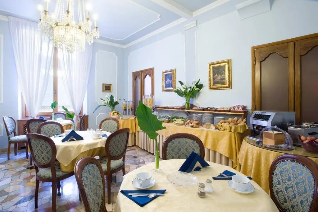 Hotel Silla - photo 19