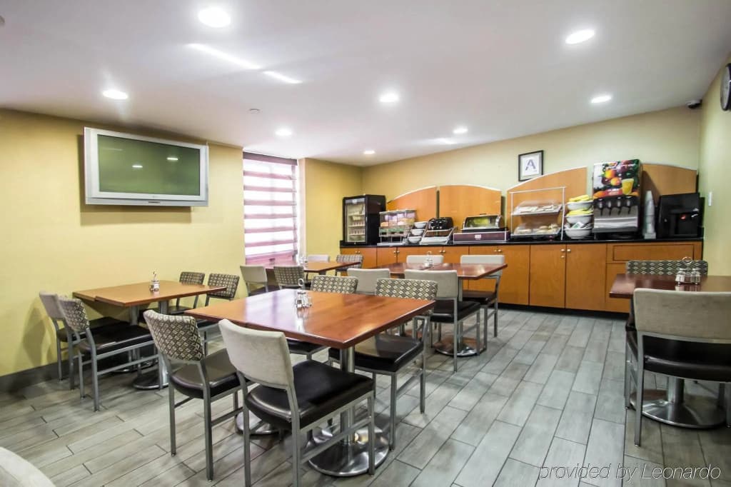 Red Lion Inn and Suites Brooklyn - photo 20