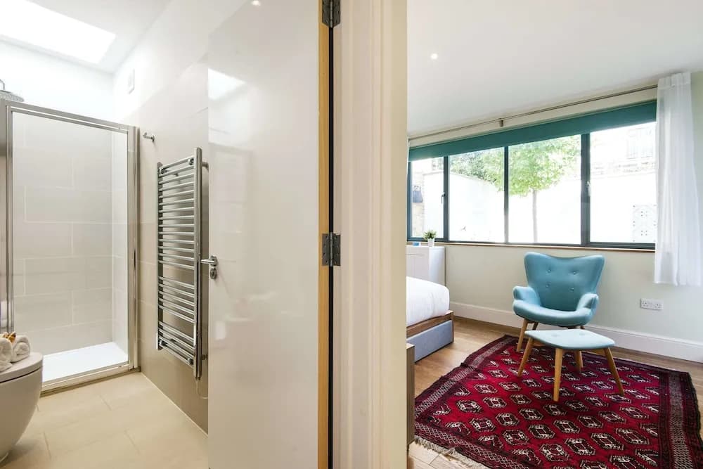 The Spacious Fulham Apartment - FOI - photo 7