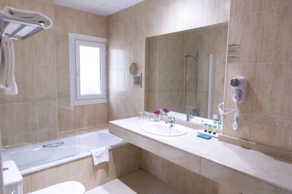 Hotel Serrano - photo 27