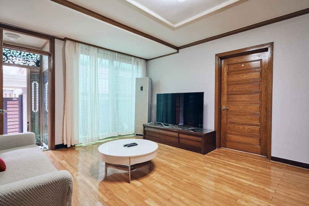 MYEONGDONG 100SQ3BDR FULL Villa - photo 6