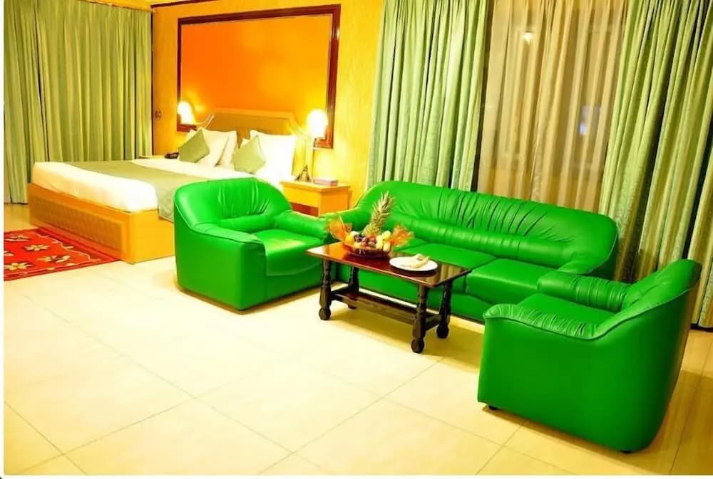 Bowshar International Hotel - photo 3